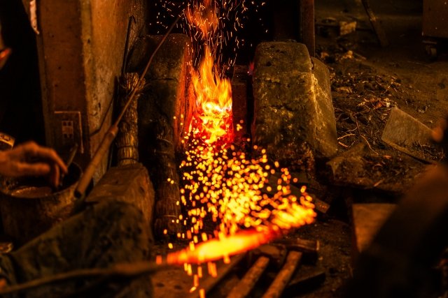forging a knife