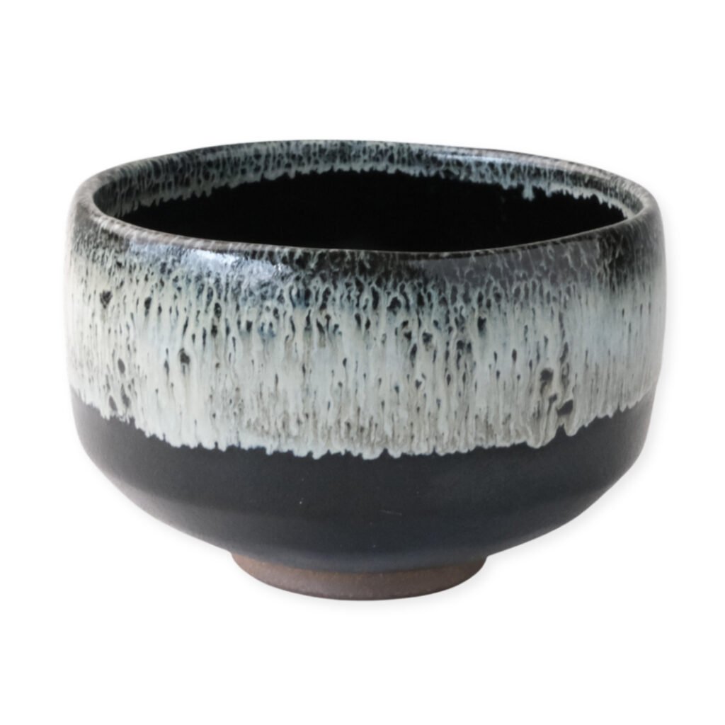 matcha_bowl_satsumatenmoku_front_2 Front view of a matcha bowl showing its overall shape
